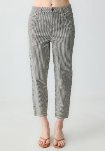 Короткие джинсы