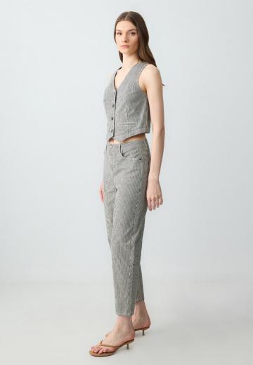 Короткие джинсы