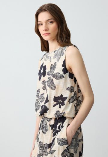 Блузка без рукавов