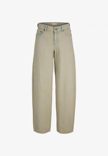 Свободные джинсы