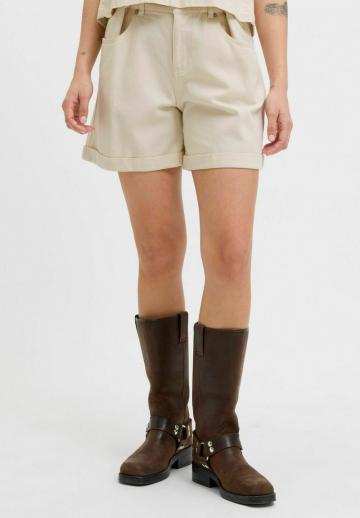 Джинсовые шорты