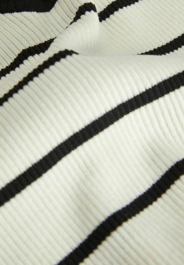 Топ на бретельках