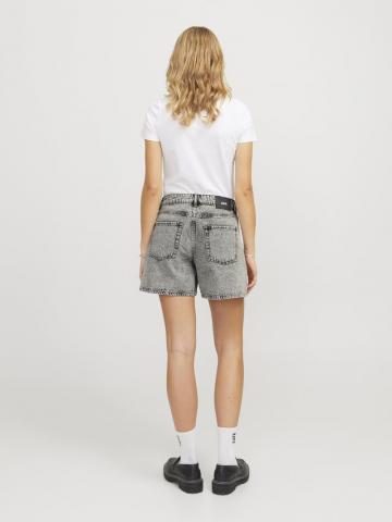 Джинсовые шорты