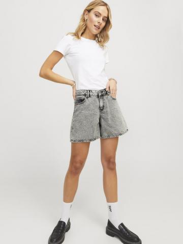 Джинсовые шорты