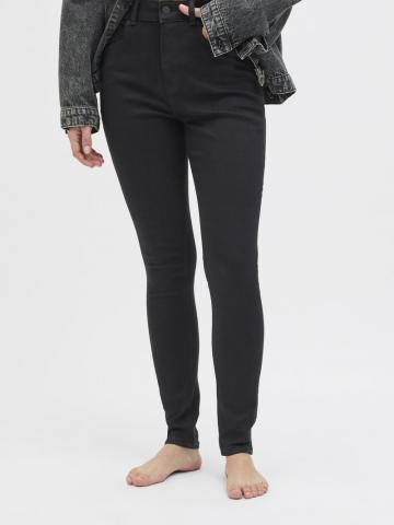 Узкие джинсы