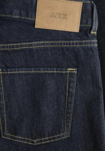 Клешеные джинсы