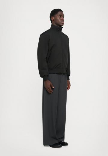 Куртка бомбер