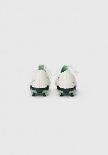 Футбольные бутсы