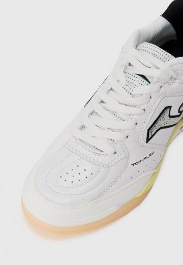 Футбольные бутсы