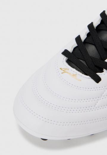 Футбольные бутсы