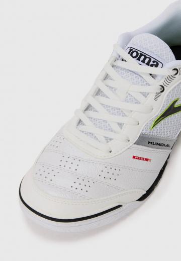 Футбольные бутсы