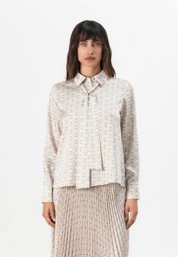 Атласная блузка