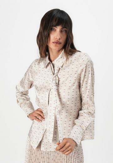 Атласная блузка