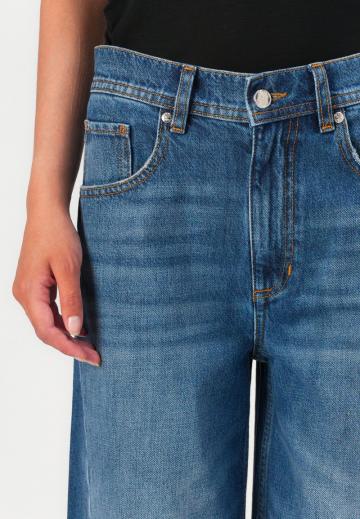 Джинсы