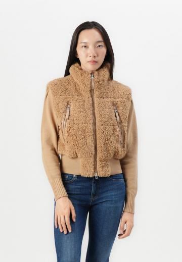 Пуховой жилет