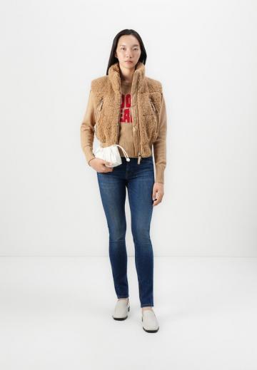 Пуховой жилет