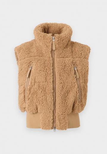 Пуховой жилет