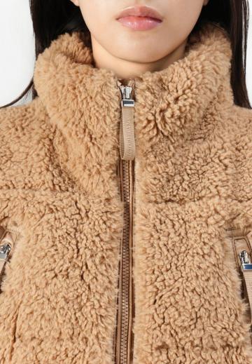 Пуховой жилет