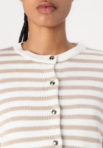 Вязаная кофта