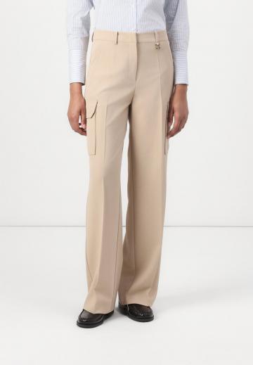 Брюки с накладными карманами