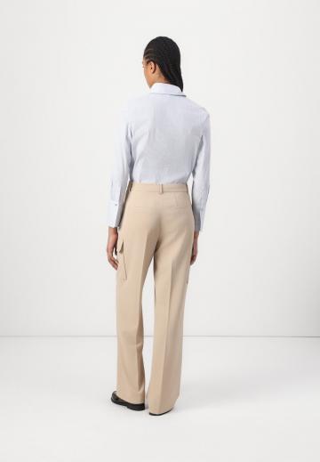 Брюки с накладными карманами