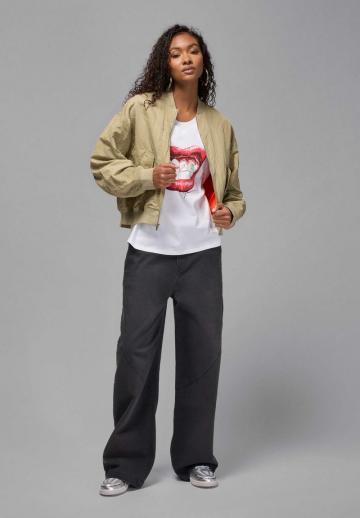 Куртка с накладнымит карманами