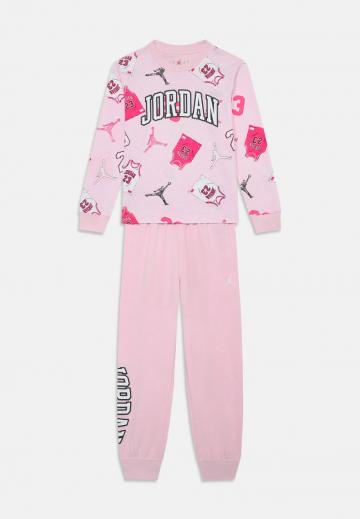 Набор одежды