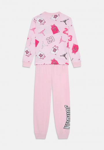 Набор одежды