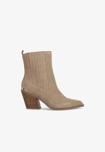 Полусапожки на высоком каблуке