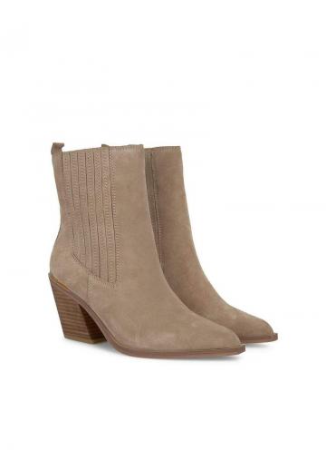 Полусапожки на высоком каблуке