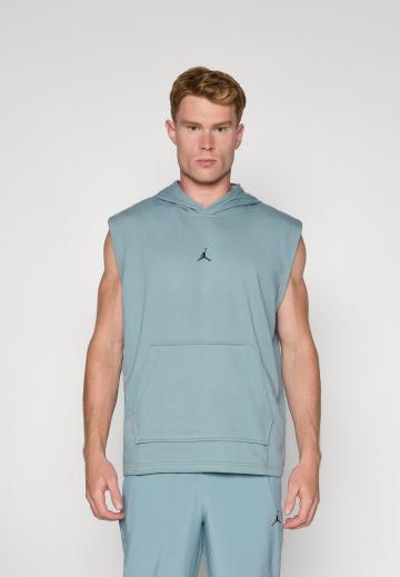 Спортивная кофта