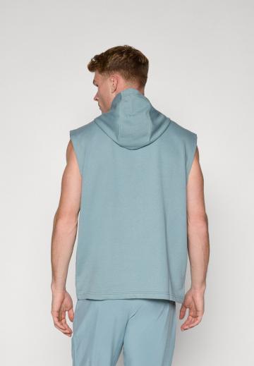 Спортивная кофта