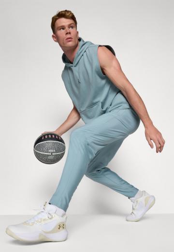 Спортивная кофта