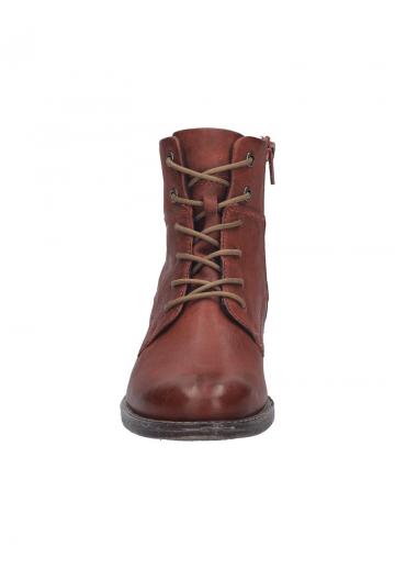 Ботинки на шнуровке