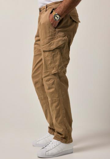 Брюки с накладными карманами
