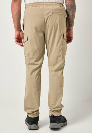 Брюки с накладными карманами