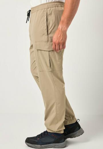 Брюки с накладными карманами