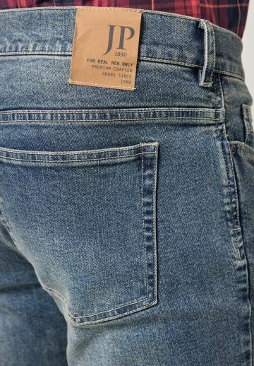 Узкие джинсы