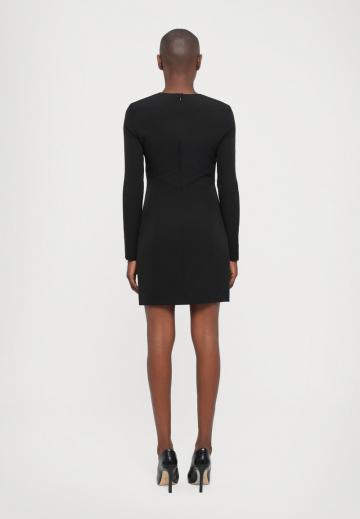 Короткое платье