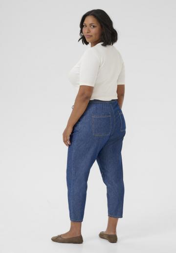 Короткие джинсы