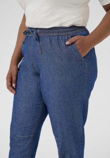 Короткие джинсы