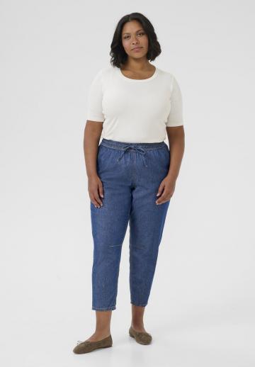 Короткие джинсы