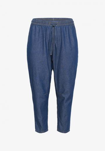 Короткие джинсы