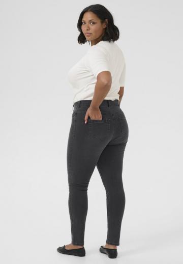 Узкие джинсы