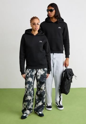 Пуловер с капюшоном