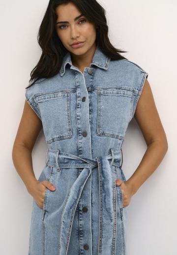 Джинсовая жилетка