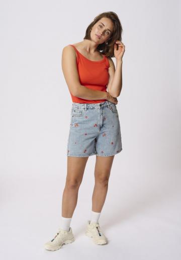 Джинсовые шорты