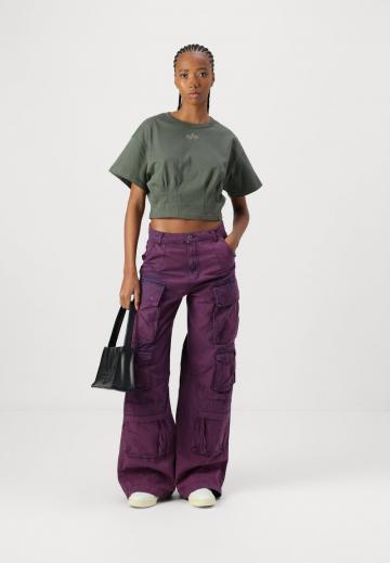 Брюки с накладными карманами