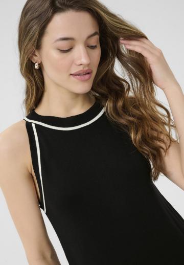 Вязаное платье