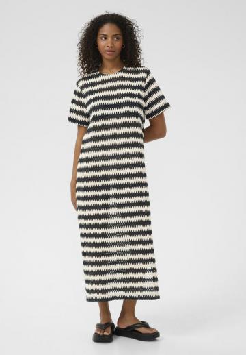 Вязаное платье